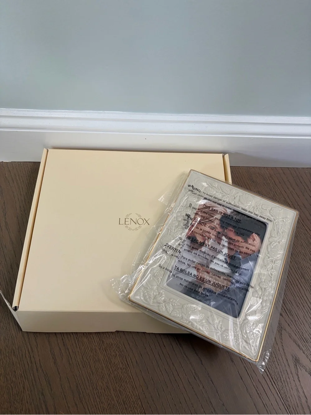 Lenox Masterpiece Ivory & Gold Floral Ceramic 5x7 Picture Frame